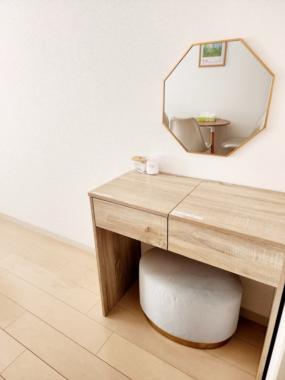 ROOMS 11